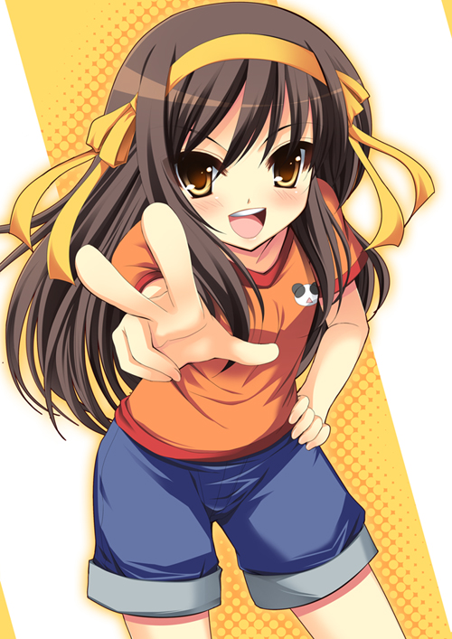 yukizuki chikuba, suzumiya haruhi, suzumiya haruhi (young), suzumiya haruhi no yuuutsu, 00s, 1girl, aged down, blush, brown eyes, brown hair, female focus, foreshortening, hairband, hand on own hip, hip focus, long hair, orange shirt, shirt, shorts, solo, v