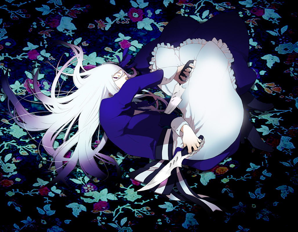 tetumiyo, belarus (hetalia), axis powers hetalia, blade, striped, bad id, bad pixiv id, 00s, 1girl, apron, boots, dress, dual wielding, female focus, floral print, flower, frills, full body, hair ribbon, holding, knife, long hair, lying, ribbon, solo, white hair