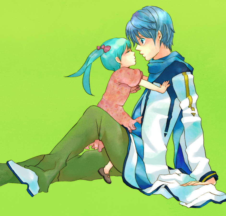 ajiko (erekiteru), hatsune miku, kaito (vocaloid), vocaloid, bad id, bad pixiv id, 1boy, 1girl, aqua hair, blue eyes, blue hair, blue scarf, bow, child, closed eyes, dress, green background, hair bow, long hair, profile, scarf, short hair, simple background, sitting, twintails