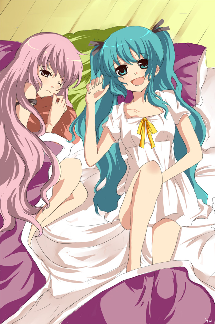 yui (yuina14), yuina14, hatsune miku, megurine luka, vocaloid, bad id, bad pixiv id, 2girls, :d, aqua eyes, aqua hair, bare legs, bed sheet, blanket, blush, brown eyes, character name, hair ribbon, hugging object, legs, long hair, looking at viewer, lying, multiple girls, on back, on side, one eye closed, open mouth, pillow, pillow hug, pink hair, ribbon, smile, strap, twintails, wink