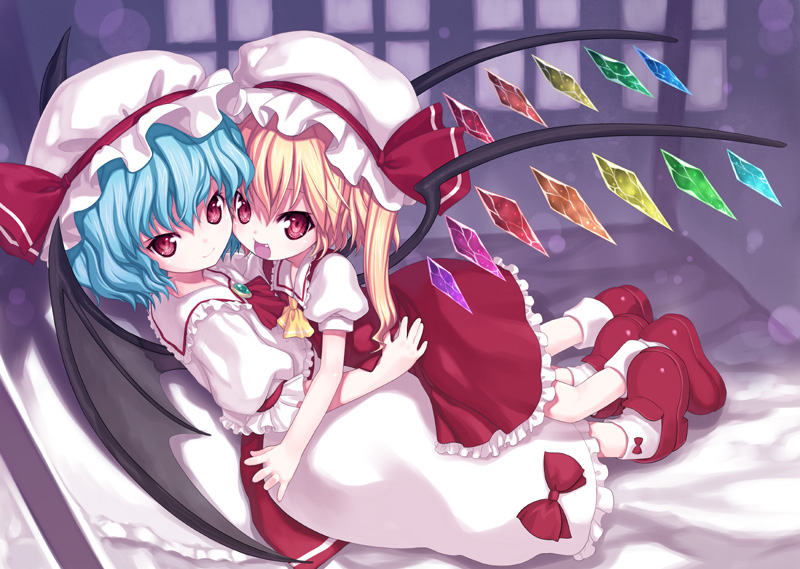 kiira, flandre scarlet, remilia scarlet, touhou, 2girls, bat wings, blonde hair, blue hair, fang, female focus, hat, multiple girls, ponytail, red eyes, short hair, siblings, side ponytail, sisters, wings