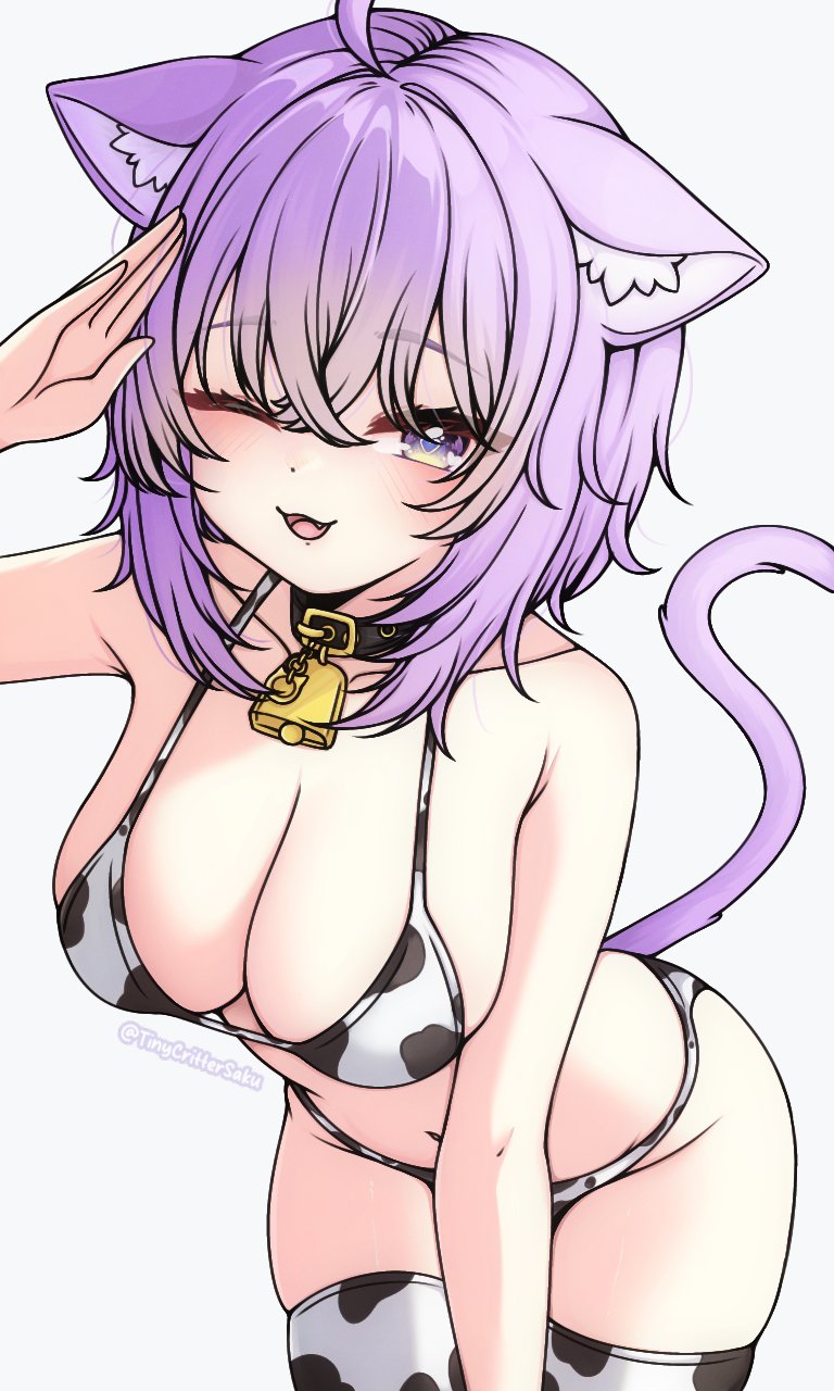 nekomata okayu, hololive, commentary, english commentary, highres, 1girl, :3, ahoge, alternate costume, animal ear fluff, animal ears, animal print, bell, bikini, black collar, blush, breasts, cat ears, cat girl, cat tail, cleavage, collar, cow print, cow print bikini, cowbell, cowboy shot, crossed bangs, hair between eyes, hand up, large breasts, leaning forward, looking at viewer, medium hair, neck bell, one eye closed, open mouth, print bikini, purple eyes, purple hair, purple tail, saku ushi (voice actor), simple background, smile, solo, swimsuit, tail, virtual youtuber, white background