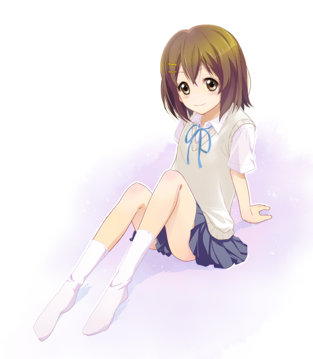 iizuka ena, hirasawa yui, k-on!, bad id, bad pixiv id, highres, 00s, 1girl, arm support, blush, brown eyes, brown hair, feet, female focus, flat chest, full body, gradient background, hair ornament, hairclip, school uniform, sitting, skirt, socks, solo, sweater vest, white socks