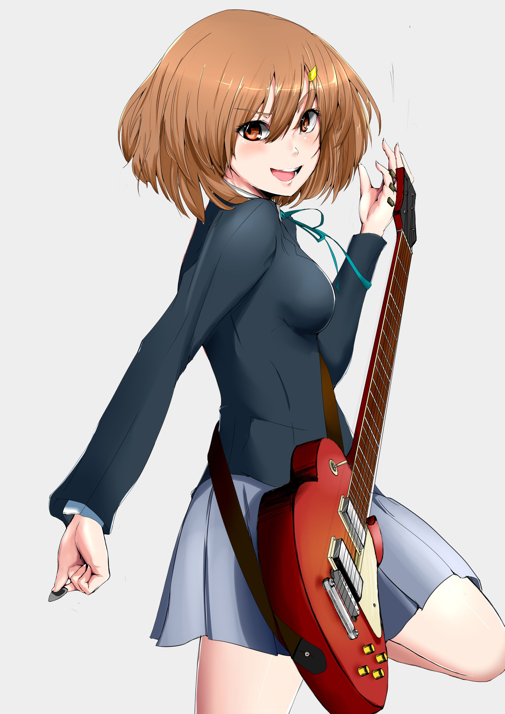 kokuhatsu doutei yarou, motete, hirasawa yui, k-on!, absurdres, bad id, bad pixiv id, highres, 00s, 1girl, brown eyes, brown hair, electric guitar, female focus, gibson les paul, guitar, hair ornament, hairclip, instrument, plectrum, school uniform, short hair, skirt, smile, solo