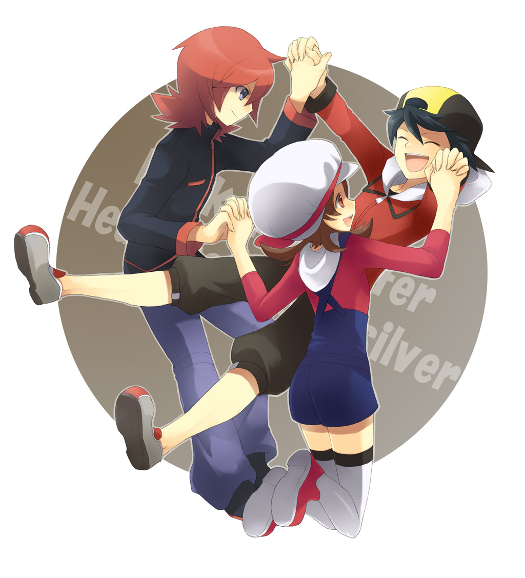 bin (pixiv), hana (mew), ethan (pokemon), lyra (pokemon), silver (pokemon), nintendo, pokemon, pokemon hgss, bad id, bad pixiv id, 00s, 1girl, 2boys, :d, alternate costume, baseball cap, black hair, blue eyes, brown eyes, brown hair, closed eyes, hat, hat ribbon, holding hands, interlocked fingers, multiple boys, newsboy cap, open mouth, overalls, red hair, red ribbon, ribbon, smile, thighhighs