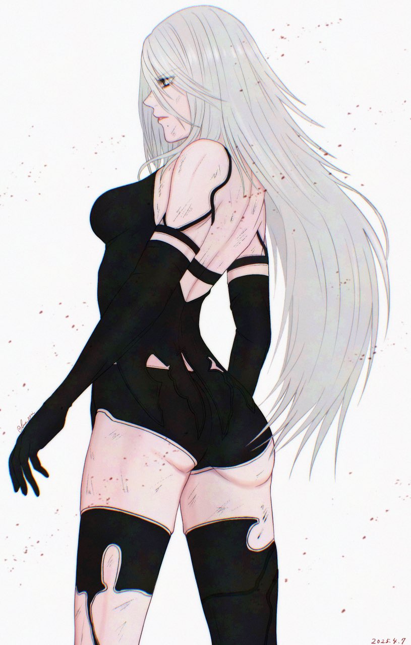 lux spei, a2 (nier:automata), nier:automata, nier (series), highres, 1girl, ass, bare shoulders, black gloves, black shirt, black shorts, black thighhighs, breasts, cowboy shot, dirty, dirty face, elbow gloves, gloves, grey hair, hair between eyes, long hair, medium breasts, micro shorts, shirt, shorts, solo, thighhighs, twitter username, white background
