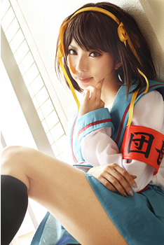 suzumiya haruhi, suzumiya haruhi no yuuutsu, lowres, photo (medium), brown hair, cheerleader, cosplay, legs, mizuno shiro, skirt, thighs