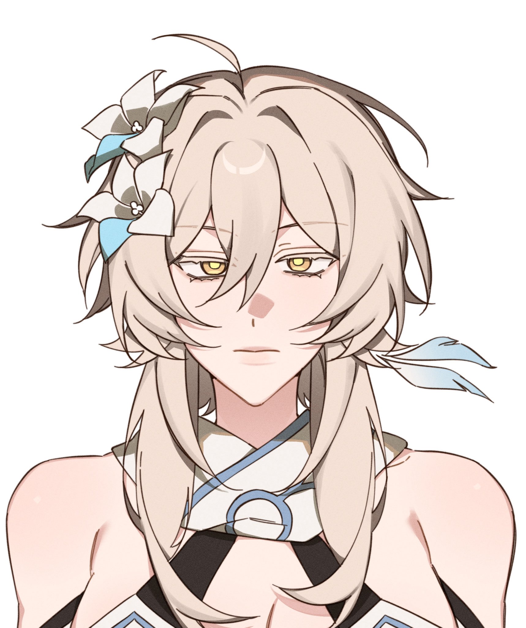 majunjuu, lumine (genshin impact), genshin impact, commentary, english commentary, highres, 1girl, bare shoulders, blonde hair, breasts, cleavage, closed mouth, dress, empty eyes, feather hair ornament, feathers, flower, hair between eyes, hair flower, hair ornament, half-closed eyes, lips, looking at viewer, medium breasts, orange eyes, short hair, sidelocks, simple background, sleeveless, sleeveless dress, solo, upper body, white background, white dress, white flower, yellow pupils