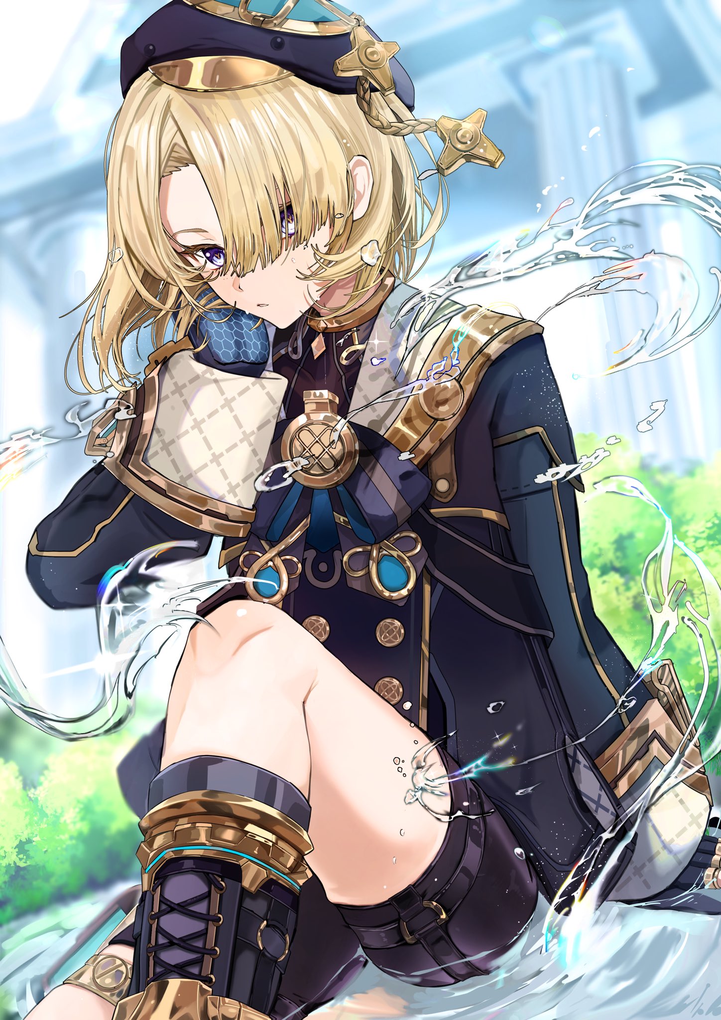 sahi00000, freminet (genshin impact), genshin impact, commentary request, highres, 1boy, arm support, beret, black gloves, black shorts, blonde hair, blue eyes, blurry, blurry background, bush, buttons, double-breasted, freckles, gloves, hair over one eye, hat, knee up, long sleeves, looking at viewer, male focus, parted lips, pillar, short hair, shorts, sitting, solo, thighs, water, water drop