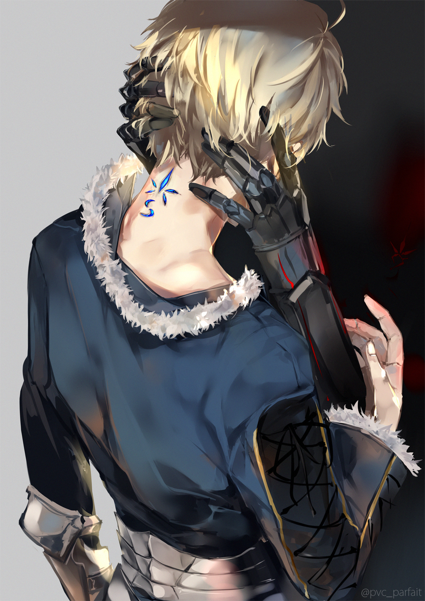 pvc parfait, arthur pendragon (fate), arthur pendragon alter (fate), fate/grand order, fate (series), commentary request, highres, 2boys, ahoge, armor, artist name, black background, black ribbon, blonde hair, blue shirt, body markings, dual persona, faulds, fingernails, from behind, fur-trimmed shirt, fur trim, gauntlets, grey background, hand up, hands on another's face, hands up, long sleeves, male focus, multiple boys, ribbon, selfcest, shirt, short hair, single gauntlet, solo focus, standing, two-tone background, wide sleeves, yaoi