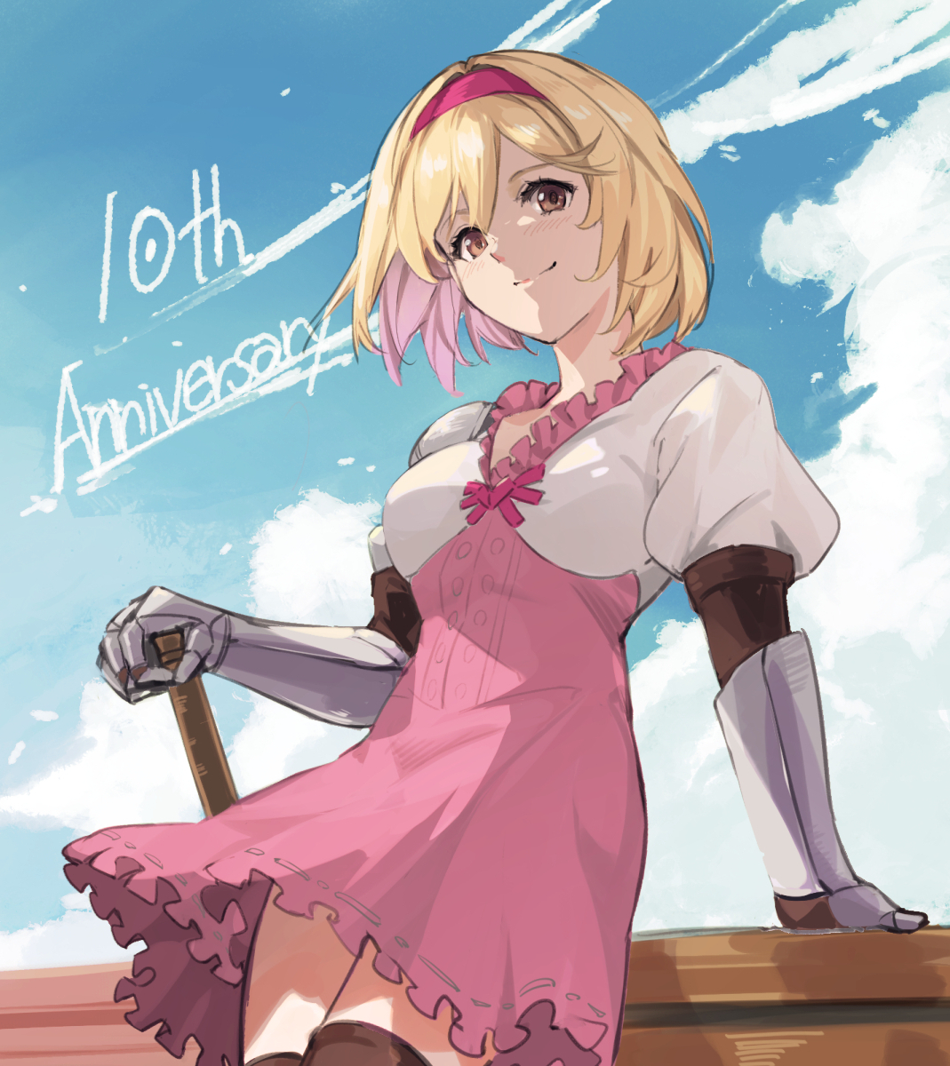 nos (nos tsn), djeeta (granblue fantasy), granblue fantasy, commentary request, highres, 1girl, anniversary, blonde hair, blush, closed mouth, cloud, cloudy sky, dress, gauntlets, hairband, looking at viewer, pink dress, pink hairband, puffy sleeves, short hair, sky, smile, solo