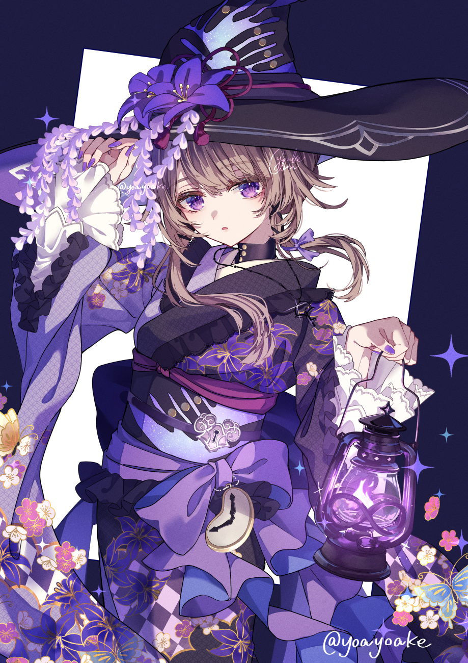 yoake (yoakey), herta (honkai: star rail), the herta (honkai: star rail), honkai: star rail, honkai (series), commentary request, highres, 1girl, alternate costume, alternate hairstyle, black choker, black hat, brown hair, choker, floral print, floral print kimono, hat, holding, holding lantern, japanese clothes, jewelry, key, key necklace, kimono, lantern, looking at viewer, necklace, obi, obiage, obijime, parted lips, print kimono, purple kimono, purple nails, sash, sidelocks, solo, witch hat