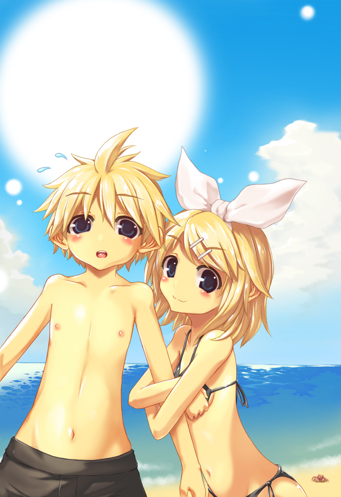 su ma ki, kagamine len, kagamine rin, vocaloid, bad id, bad pixiv id, 1boy, 1girl, beach, bikini, blonde hair, blue eyes, brother and sister, day, hetero, hug, outdoors, short hair, siblings, side-tie bikini bottom, smile, sweat, swimsuit, twins