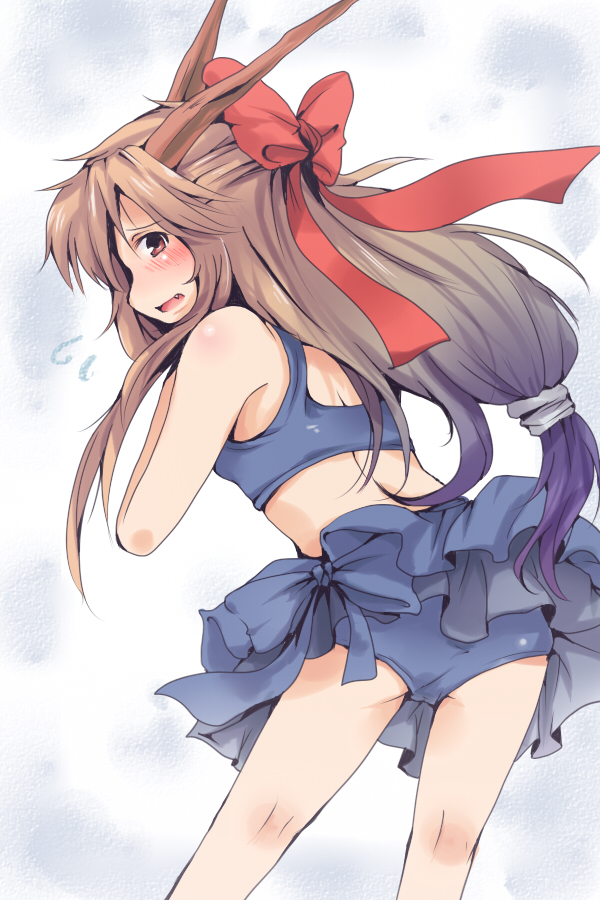 nejime, ibuki suika, touhou, bad id, bad pixiv id, 1girl, ass, bikini, bikini skirt, blush, bow, brown eyes, brown hair, fang, female focus, from behind, horns, leaning forward, long hair, looking back, skirt, solo, sports bikini, sports bra, sweatdrop, swimsuit