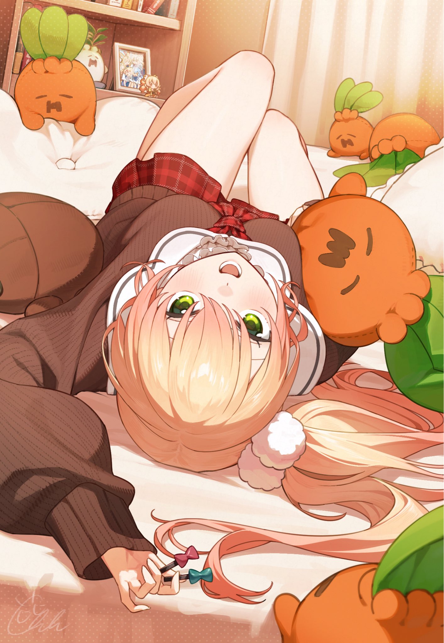 uhuhu, momosuzu nene, momosuzu nene (casual), nekko (momosuzu nene), hololive, commentary request, highres, 1girl, bedroom, blonde hair, brown cardigan, cardigan, gradient hair, green eyes, hair ornament, indoors, looking at viewer, lying, multicolored hair, official alternate costume, official alternate hairstyle, on bed, open mouth, pink hair, plaid clothes, plaid skirt, pom pom (clothes), pom pom hair ornament, red skirt, sailor collar, side ponytail, skirt, smile, upside-down, virtual youtuber, watermark, white sailor collar