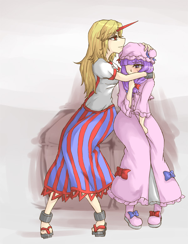 tobakko, hoshiguma yuugi, patchouli knowledge, touhou, 2girls, blonde hair, blush, female focus, hat, horns, long hair, multiple girls, purple eyes, purple hair, red eyes, short hair