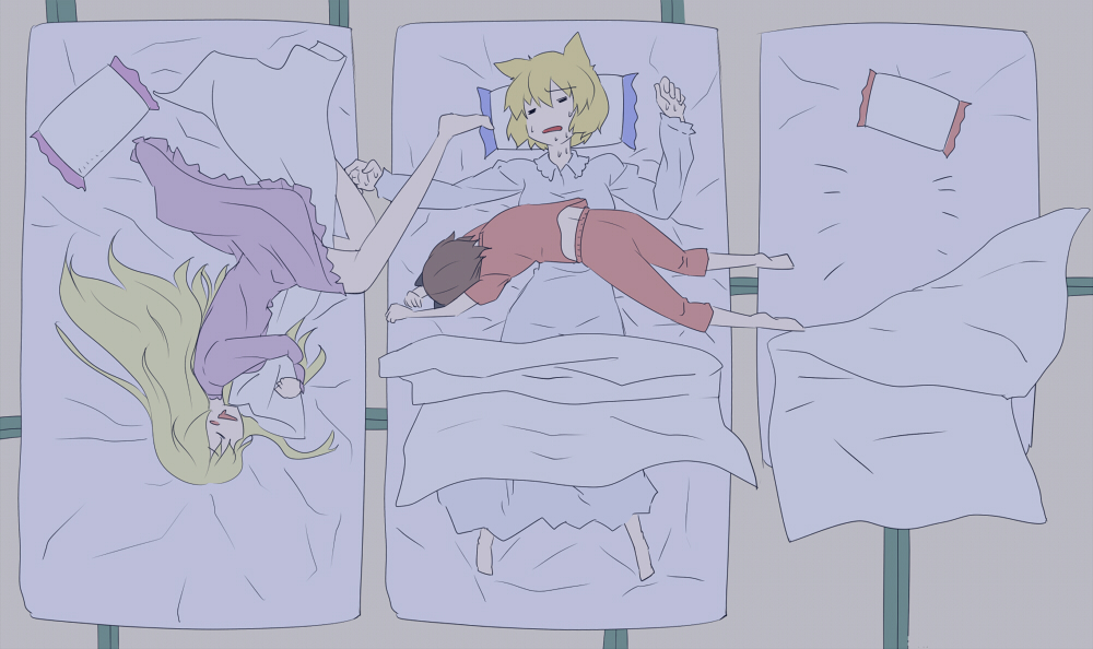 ippaiccha, yudofu, chen, yakumo ran, yakumo yukari, touhou, bad id, bad pixiv id, 3girls, alternate costume, animal ears, barefoot, blonde hair, cat ears, cat girl, female focus, fox ears, futon, indoors, long sleeves, multiple girls, no headwear, no tail, pajamas, pillow, short hair, short sleeves, sleeping, sweatdrop