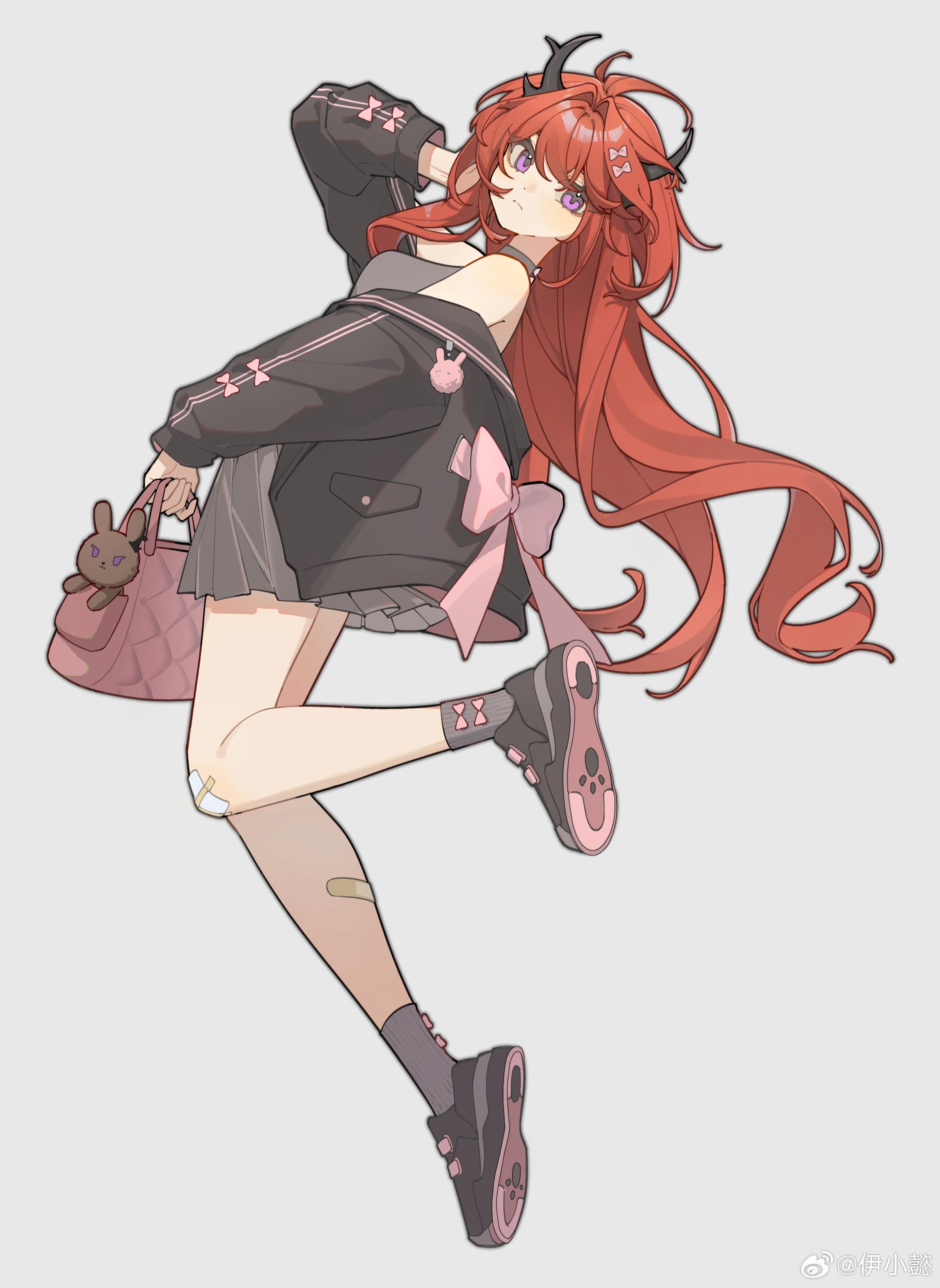 yixiaoyi, surtr (arknights), arknights, absurdres, highres, 1girl, bandaid, bandaid on leg, bare shoulders, black horns, black jacket, black shoes, bow, closed mouth, eyelashes, full body, gauze, gauze on knee, grey background, grey skirt, grey socks, holding, horns, jacket, long hair, looking at viewer, off shoulder, pink bow, purple eyes, red hair, shoe soles, shoes, simple background, skirt, socks, solo