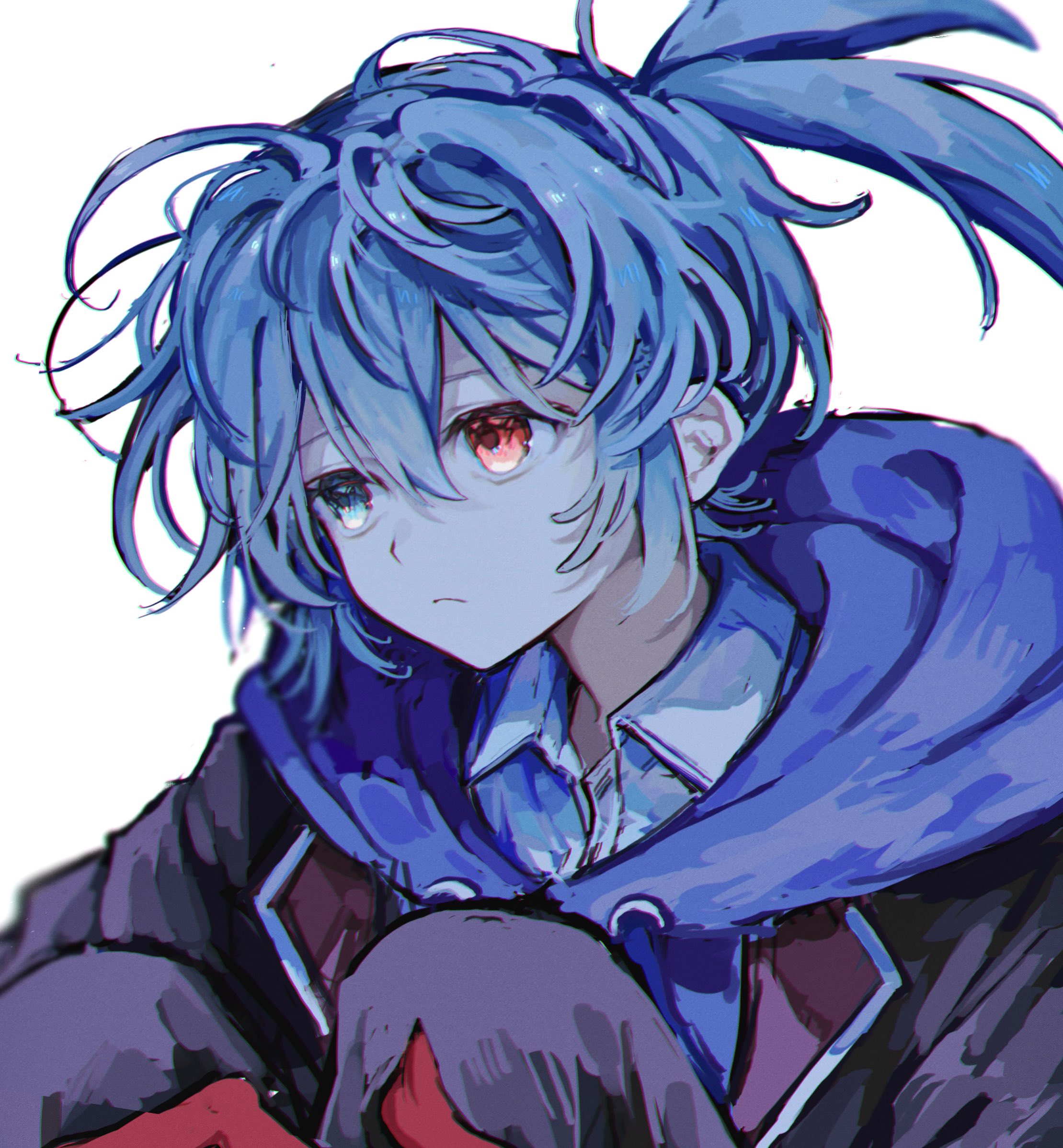griffon0416, sig (puyopuyo), puyopuyo, commentary, highres, symbol-only commentary, 1boy, blue eyes, blue hair, blue hoodie, closed mouth, collared shirt, double-parted bangs, hair between eyes, heterochromia, hood, hoodie, knees up, male focus, red eyes, shirt, short hair, simple background, solo, upper body, white background, white shirt