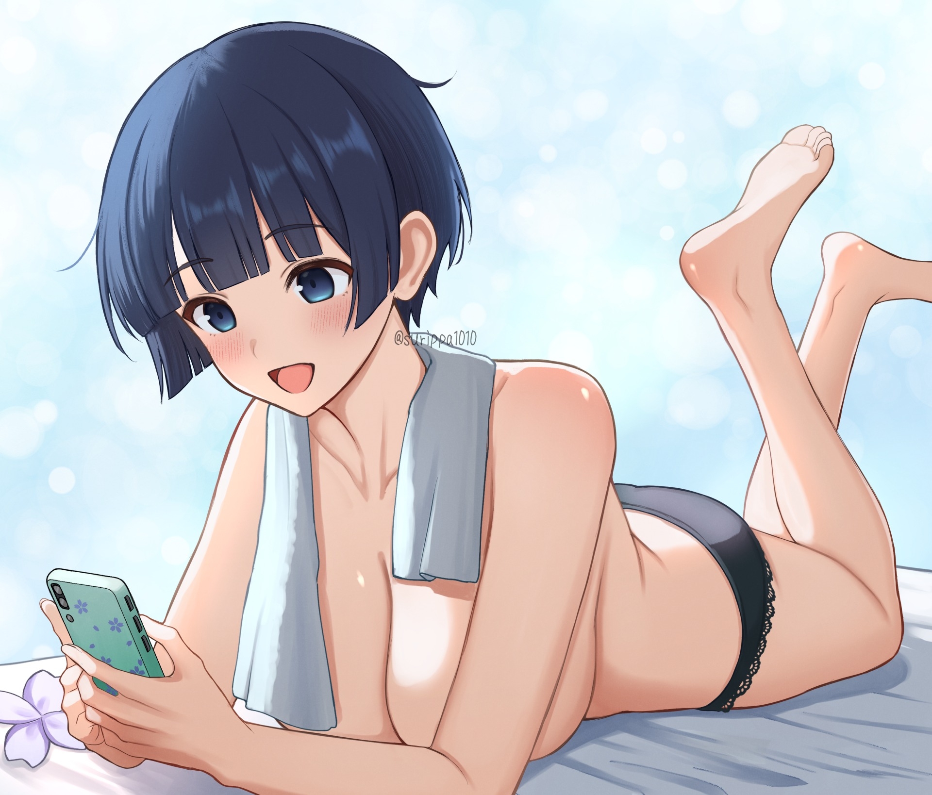 surippa1010, yozakura (senran kagura), senran kagura, senran kagura burst, senran kagura burst re:newal, senran kagura estival versus, senran kagura new link, senran kagura shinovi versus, commentary request, highres, 1girl, :d, barefoot, bed, bed sheet, black hair, black panties, blue background, blue eyes, blunt bangs, blunt ends, blush, bob cut, breasts, cellphone, cleavage, collarbone, feet, large breasts, lying, on bed, on stomach, open mouth, panties, phone, short hair, smartphone, smile, soles, solo, the pose, toes, topless female, towel, towel around neck, twitter username, underwear