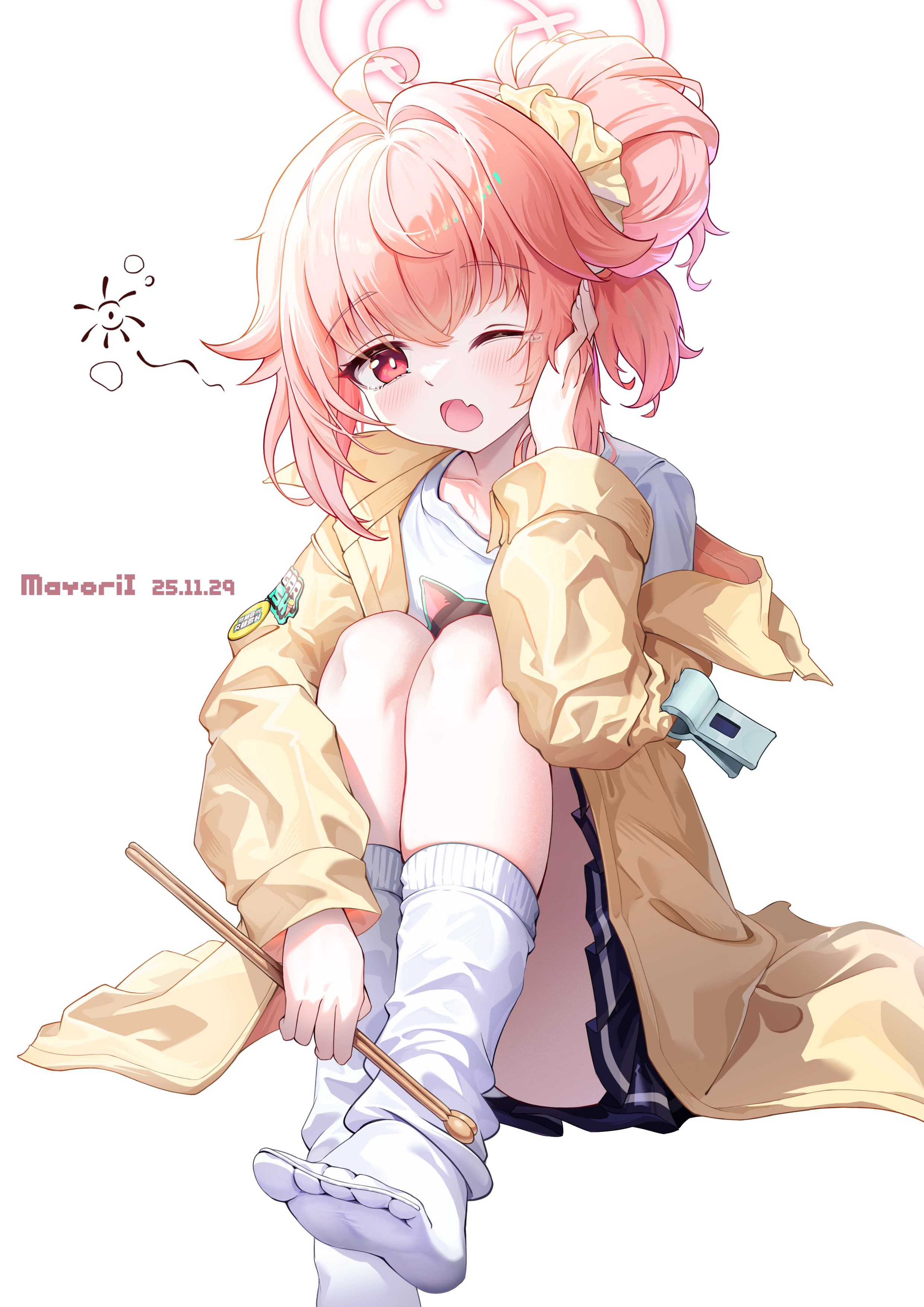 natsu (band) (blue archive), natsu (blue archive), blue archive, absurdres, chinese commentary, commentary request, highres, mixed-language commentary, partial commentary, 1girl, ahoge, artist name, black skirt, blush, bright pupils, collarbone, convenient leg, dated, drumsticks, fang, feet, foot out of frame, hair bun, hair ornament, hair scrunchie, halo, hand on own head, holding, holding drumsticks, invisible chair, jacket, knees up, long sleeves, looking at viewer, loose socks, mayoril, medium hair, no shoes, official alternate costume, one eye closed, open clothes, open jacket, open mouth, panties, pantyshot, pink hair, pink halo, pleated skirt, print shirt, red eyes, scrunchie, shirt, sidelocks, simple background, single off shoulder, sitting, skin fang, skirt, socks, solo, squeans, t-shirt, tears, toes, underwear, white background, white panties, white pupils, white shirt, white socks, yellow jacket, yellow scrunchie