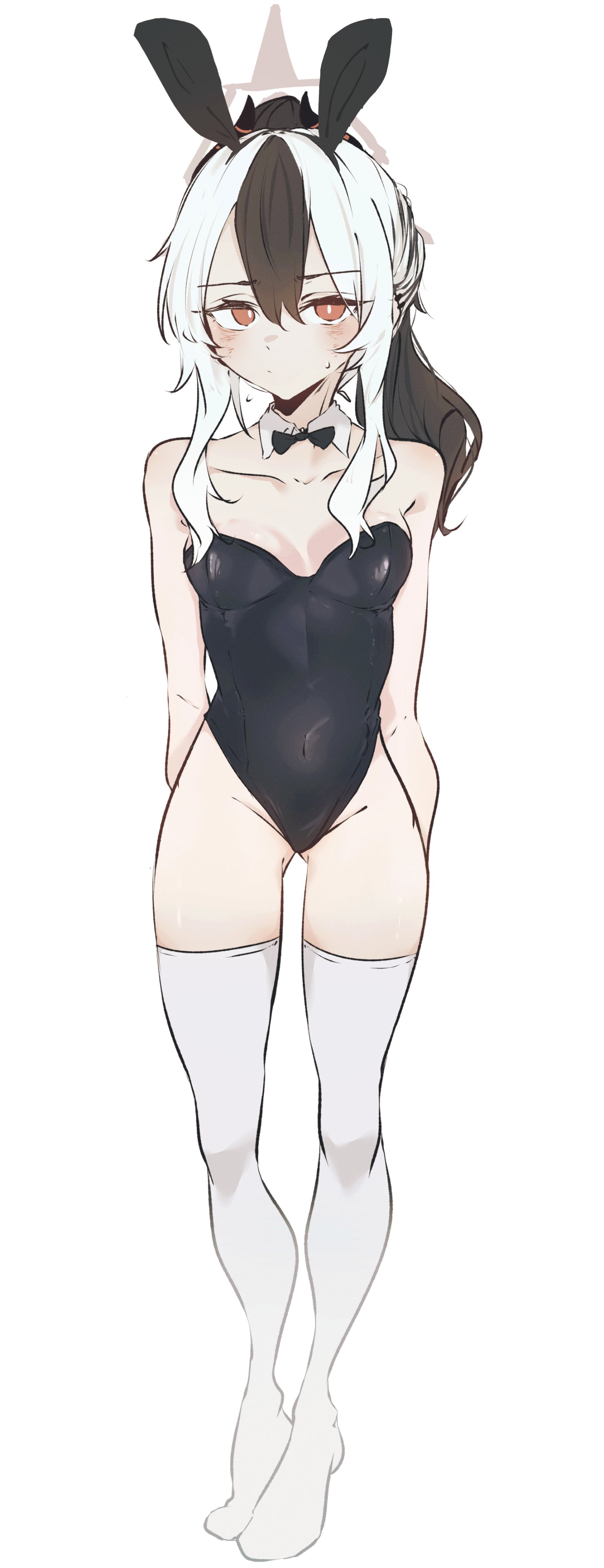iota (jjohyb2), kayoko (blue archive), blue archive, absurdres, highres, black bow, black bowtie, black hair, black leotard, bow, bowtie, breasts, halo, horns, leotard, pale skin, playboy bunny, ponytail, red eyes, skinny, small breasts, thighhighs, white background, white hair, white thighhighs