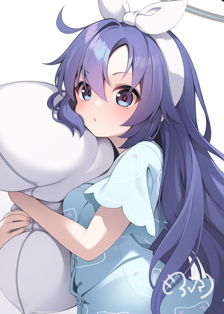 mofu namako, yuuka (blue archive), yuuka (pajamas) (blue archive), blue archive, commentary request, 1girl, blue eyes, blue pajamas, blush, breasts, hair between eyes, hairband, holding, holding pillow, long hair, looking at viewer, medium breasts, pajamas, parted lips, pillow, purple hair, short sleeves, signature, simple background, solo, upper body, very long hair, white background, white hairband