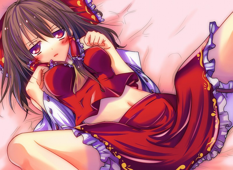 mito (calcomer), hakurei reimu, touhou, bad id, bad pixiv id, 1girl, breasts, female focus, lying, midriff, navel, skirt, solo