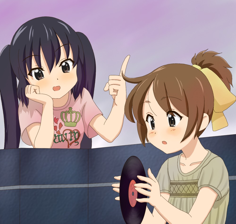 chunpai, hirasawa ui, nakano azusa, k-on!, 00s, 2girls, black hair, brown eyes, brown hair, casual, long hair, multiple girls, ponytail, short hair, twintails, vinyl record