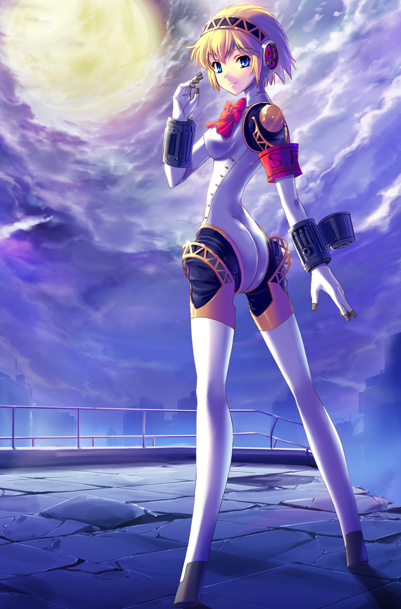 taro (gaki), aigis (persona), atlus, persona, persona 3, bad id, bad pixiv id, highres, 1girl, android, ass, blonde hair, blue eyes, bow, breasts, female focus, full moon, moon, outdoors, ribbon, sky, solo