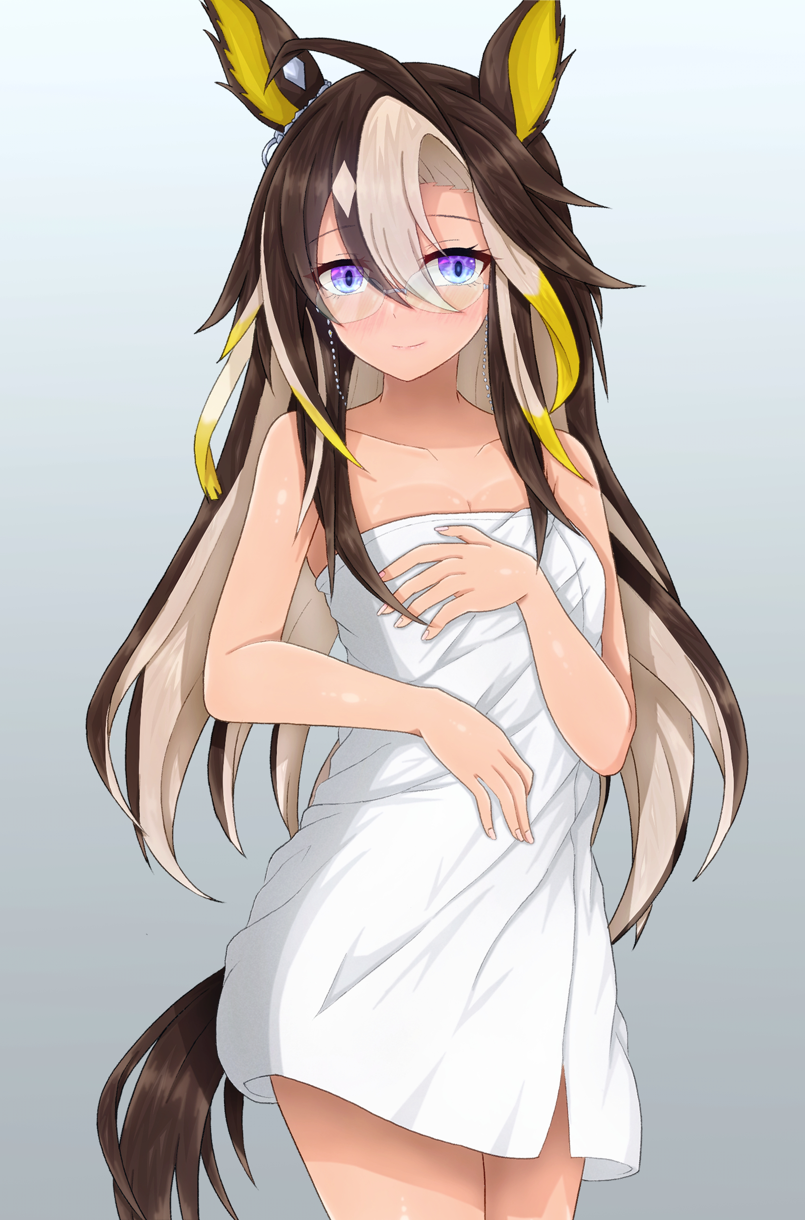 m172/minatsu, dream journey (umamusume), umamusume, absurdres, commentary request, highres, 1girl, ahoge, animal ears, bare shoulders, blue eyes, blush, breasts, brown hair, closed mouth, collarbone, eyewear strap, glasses, hair between eyes, horse ears, horse girl, horse tail, long hair, looking at viewer, multicolored hair, naked towel, smile, solo, tail, towel, white hair