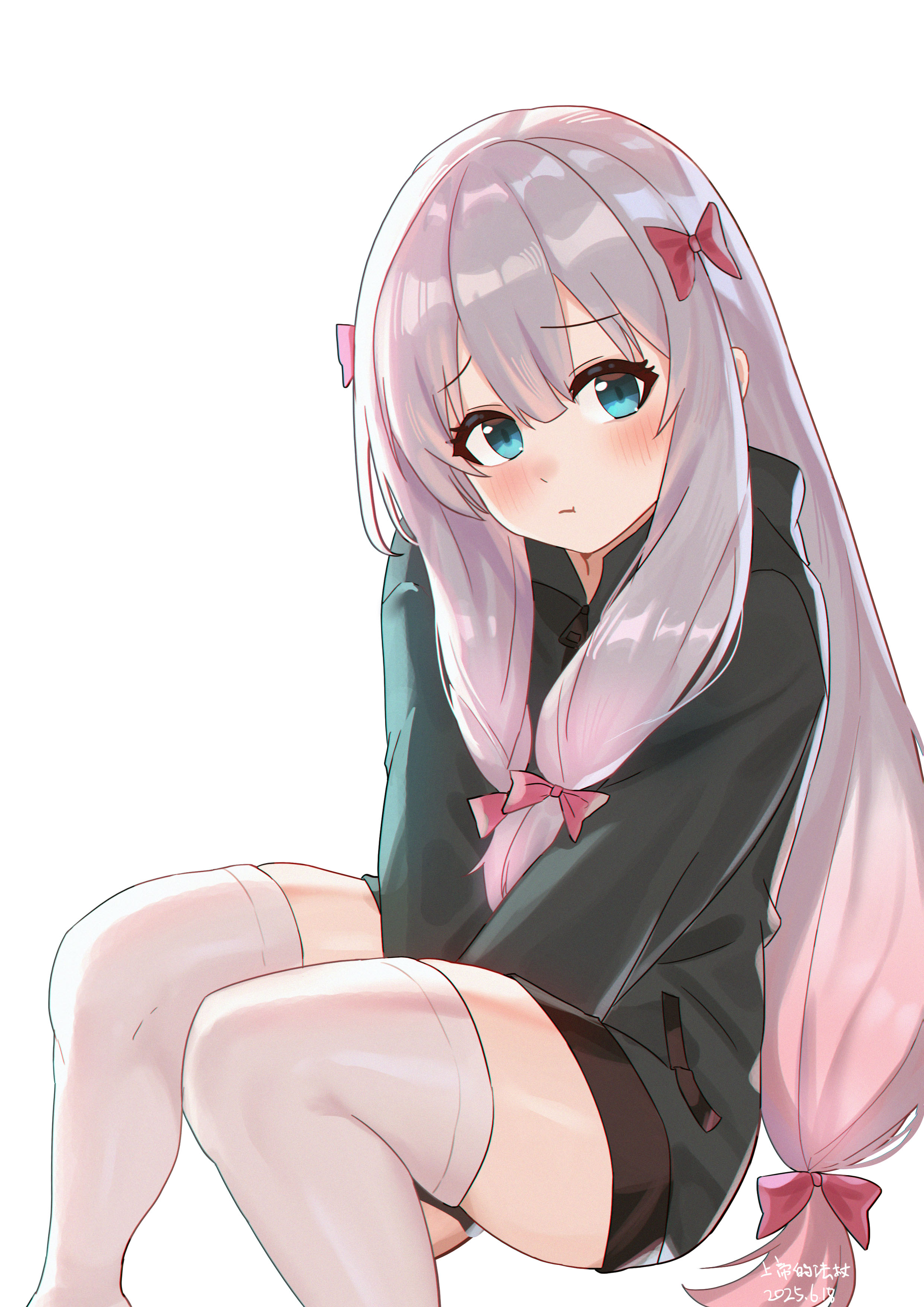 shangdi de fa zhang, izumi sagiri, eromanga sensei, absurdres, commentary, highres, 1girl, :t, artist name, backlighting, between legs, black shorts, blue eyes, blunt bangs, blush, bow, closed mouth, dated, embarrassed, eyes visible through hair, feet out of frame, furrowed brow, green jacket, hair between eyes, hair bow, hand between legs, jacket, long hair, looking at viewer, low-tied long hair, pout, red bow, shorts, sidelocks, simple background, sitting, solo, thighhighs, thighs, v arms, very long hair, white background, white thighhighs, zettai ryouiki, zipper