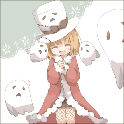 kawachi (hina), rogue (ragnarok online), whisper (ragnarok online), ragnarok online, commentary request, lowres, 1girl, black bow, blonde hair, blush, bow, brown shorts, coat, cowboy shot, fishnet pantyhose, fishnets, fur-trimmed coat, fur trim, ghost, hat, hat bow, long sleeves, open mouth, pantyhose, red coat, sheet ghost, short hair, short shorts, shorts, smile, solo, top hat, white background, white hat