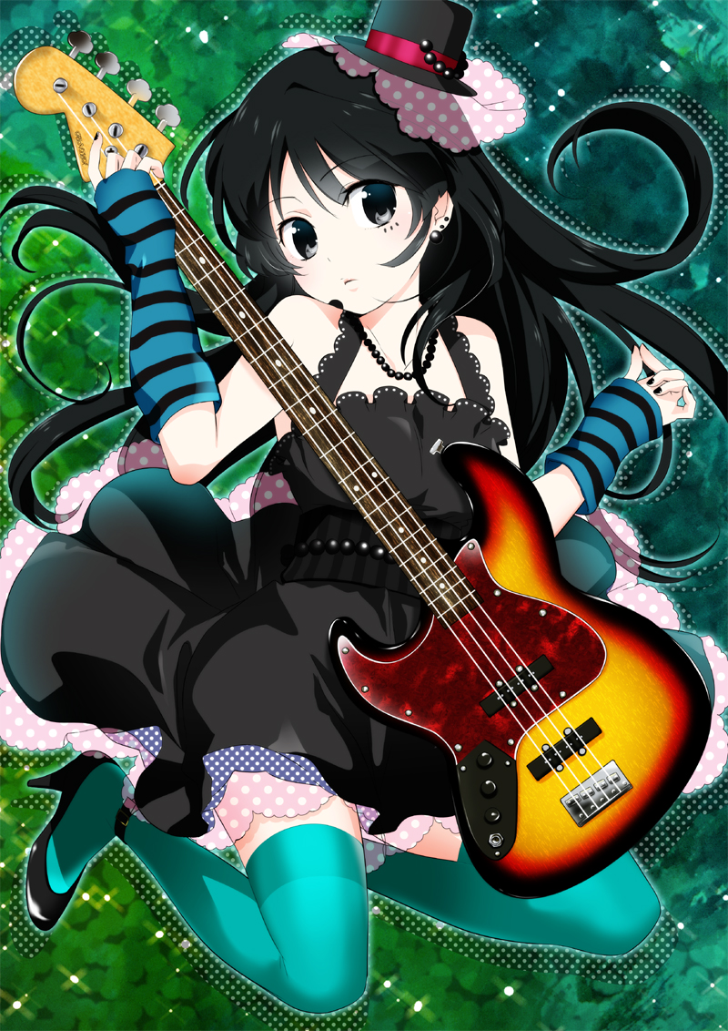 takayama mizuki, akiyama mio, don't say "lazy", k-on!, striped, 00s, 1girl, bass guitar, black eyes, black hair, dress, facepaint, female focus, fingerless gloves, gloves, hat, instrument, jewelry, kneeling, long hair, mini hat, mini top hat, necklace, solo, thighhighs, top hat, zettai ryouiki