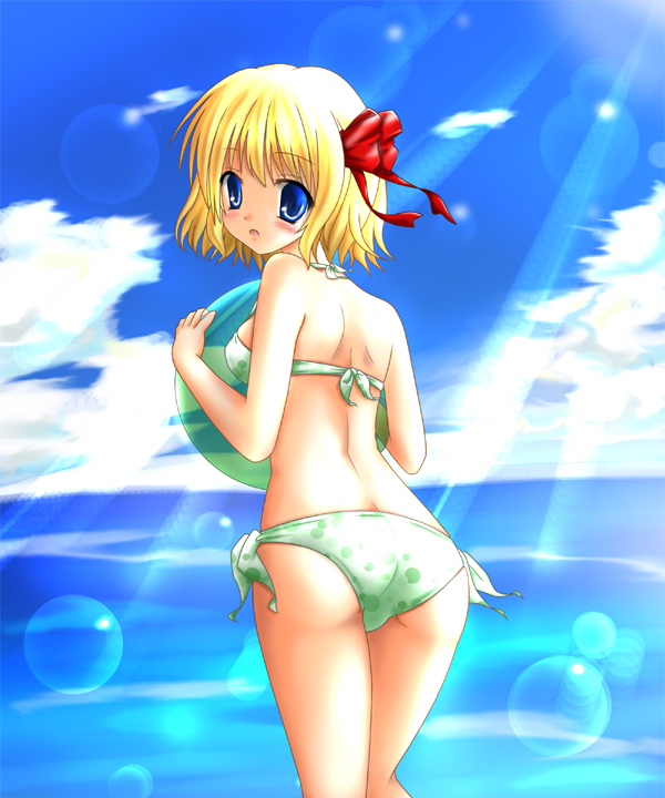 mitsuki (shuffle971), original, 1girl, ass, back, ball, beachball, bikini, blonde hair, blue eyes, day, female focus, green bikini, hair ribbon, lens flare, looking back, ribbon, short hair, solo, swimsuit