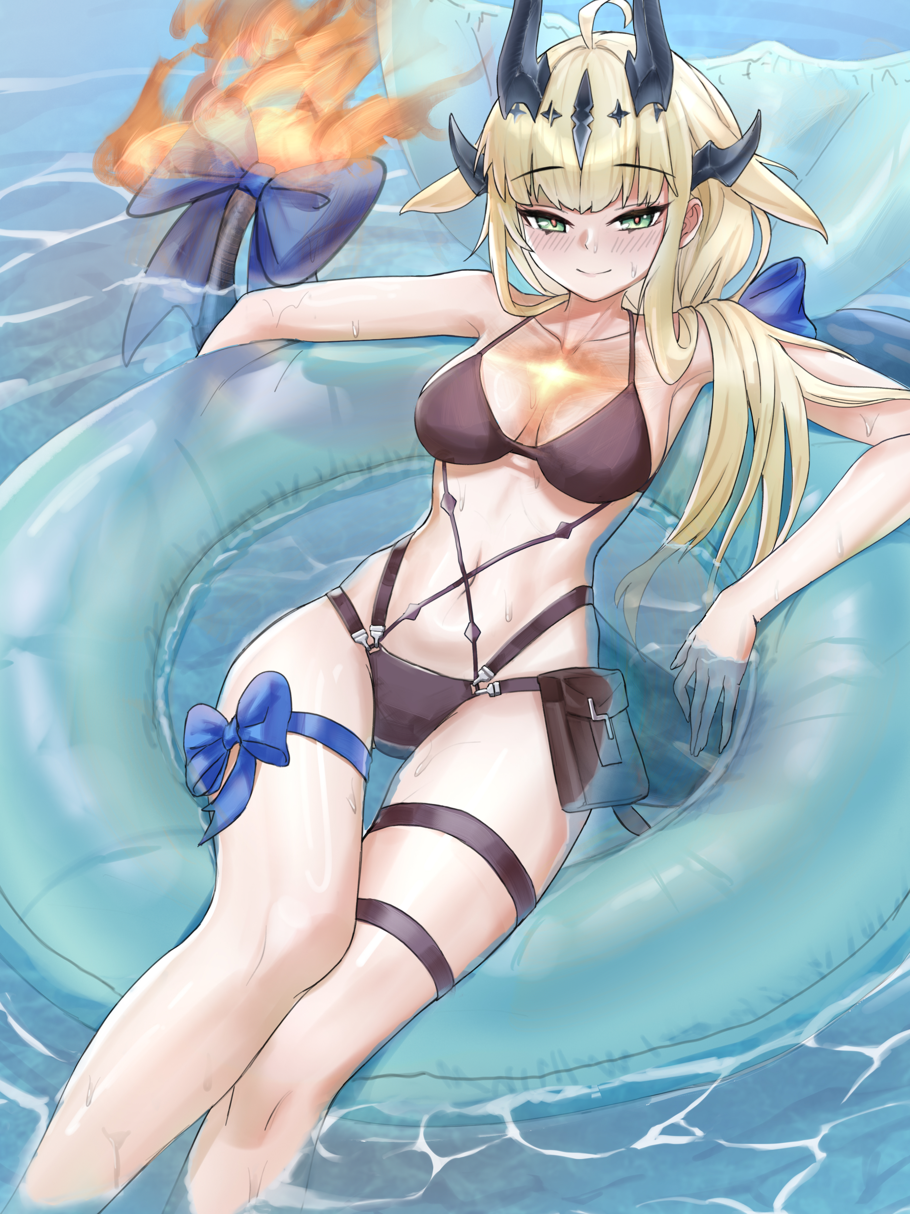 vanmirror, reed (arknights), reed the flame shadow (arknights), reed the flame shadow (summer flower) (arknights), arknights, absurdres, highres, 1girl, ahoge, bikini, black bikini, black horns, blonde hair, blue bow, blush, bow, closed mouth, dragon horns, dragon tail, feet out of frame, fire, flame-tipped tail, green eyes, horns, inflatable toy, light in heart, long hair, looking at viewer, multiple horns, navel, official alternate costume, smile, solo, swimsuit, tail, thigh strap, water