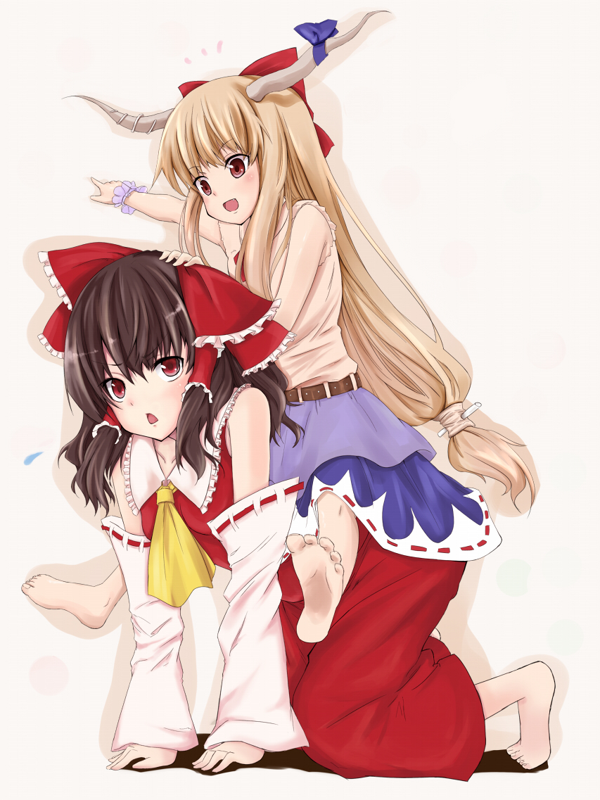 hangetsuakibarika, hakurei reimu, ibuki suika, touhou, 2girls, bad anatomy, bad feet, barefoot, blonde hair, bow, brown hair, detached sleeves, feet, female focus, horns, japanese clothes, long hair, miko, multiple girls, poorly drawn, red eyes, short hair, wrist cuffs