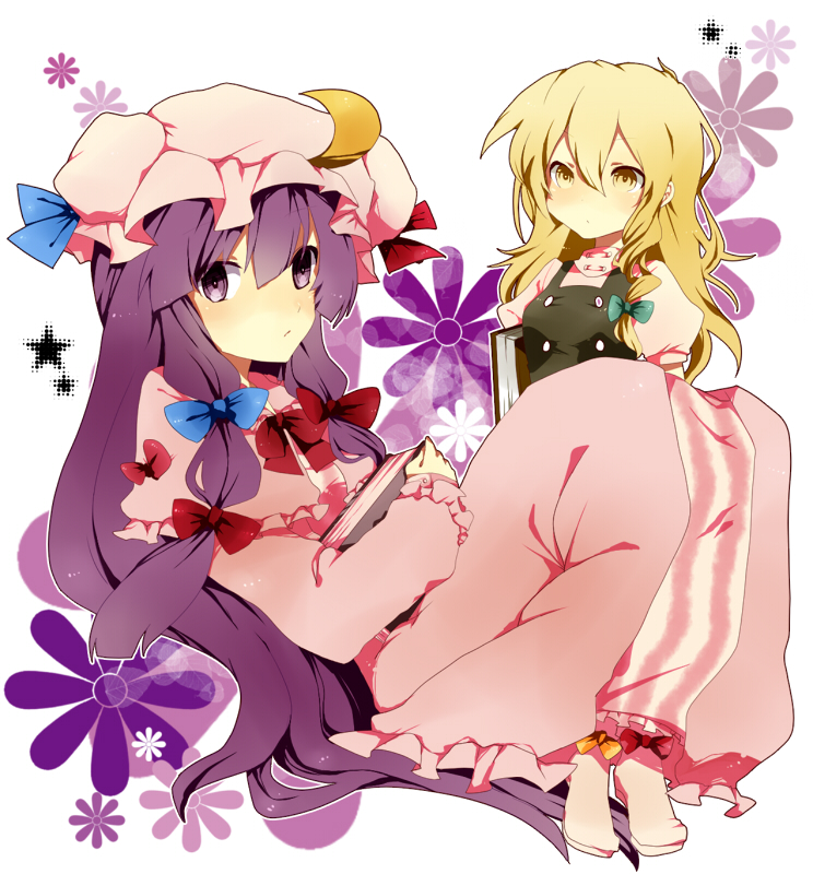 amaya enaka, tentani, kirisame marisa, patchouli knowledge, touhou, bad id, bad pixiv id, 2girls, blonde hair, book, female focus, hat, holding, holding book, hugging book, hugging object, long hair, multiple girls, no headwear, purple eyes, purple hair, yellow eyes