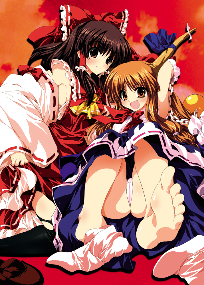 shinano yura, hakurei reimu, ibuki suika, touhou, bad id, bad pixiv id, 2girls, barefoot, black hair, bow, brown hair, detached sleeves, feet, female focus, horns, japanese clothes, long hair, miko, multiple girls, open mouth, orange hair, panties, ribbon, smile, sock dangle, socks, soles, toes, underwear