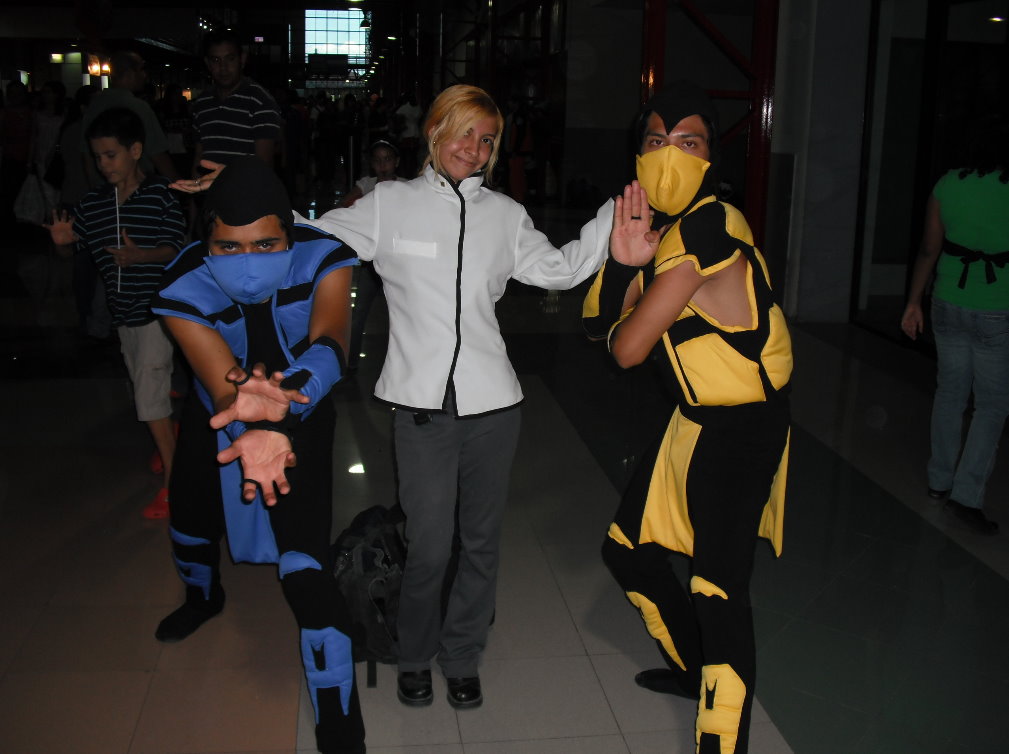scorpion (mortal kombat), sub-zero, mortal kombat (series), photo (medium), tagme, cosplay, half mask, mask, shōganai