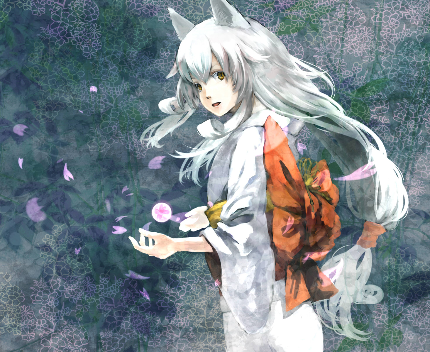 mosasa, amaterasu (ookami), capcom, ookami (game), highres, 1girl, animal ears, cherry blossoms, female focus, japanese clothes, kimono, long hair, looking back, personification, solo, white hair, wolf ears, yellow eyes