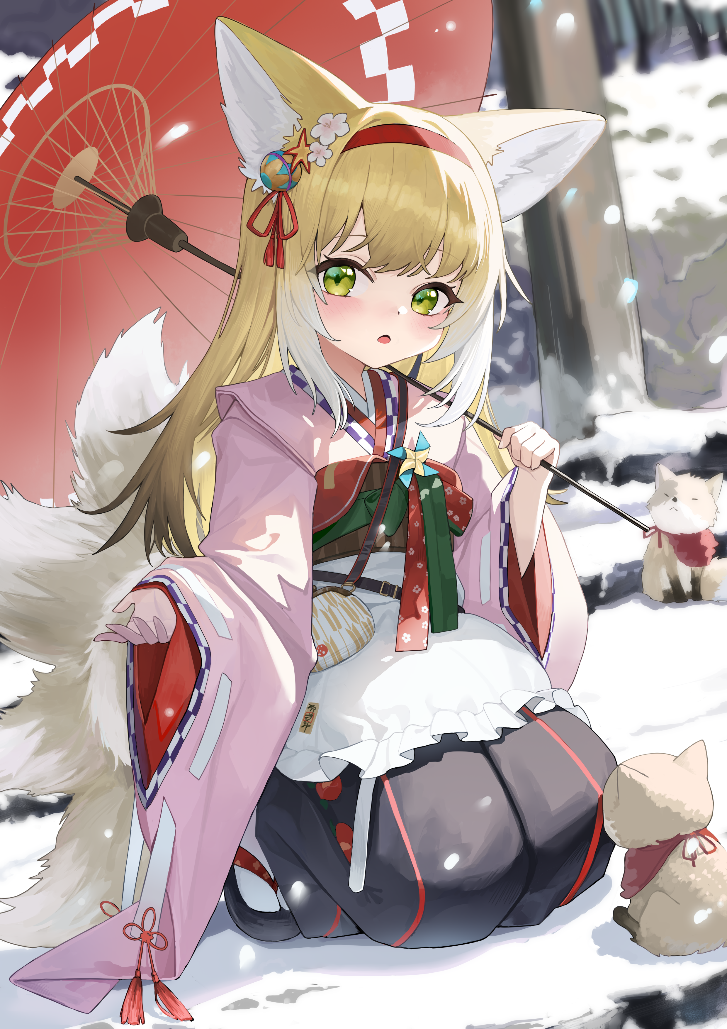 liago, suzuran (arknights), suzuran (yukibare) (arknights), arknights, absurdres, chinese commentary, commentary, highres, 1girl, animal ears, apron, black hakama, blonde hair, coin purse, flower, fox, fox ears, fox girl, fox tail, frilled apron, frills, green eyes, hair flower, hair ornament, hairband, hakama, hakama skirt, holding, holding umbrella, japanese clothes, kimono, long hair, long sleeves, multiple tails, official alternate costume, oil-paper umbrella, okobo, pink kimono, pinwheel, platform sandals, red hairband, red umbrella, sandals, skirt, snow, solo, tail, umbrella, waist apron, white apron, wide sleeves