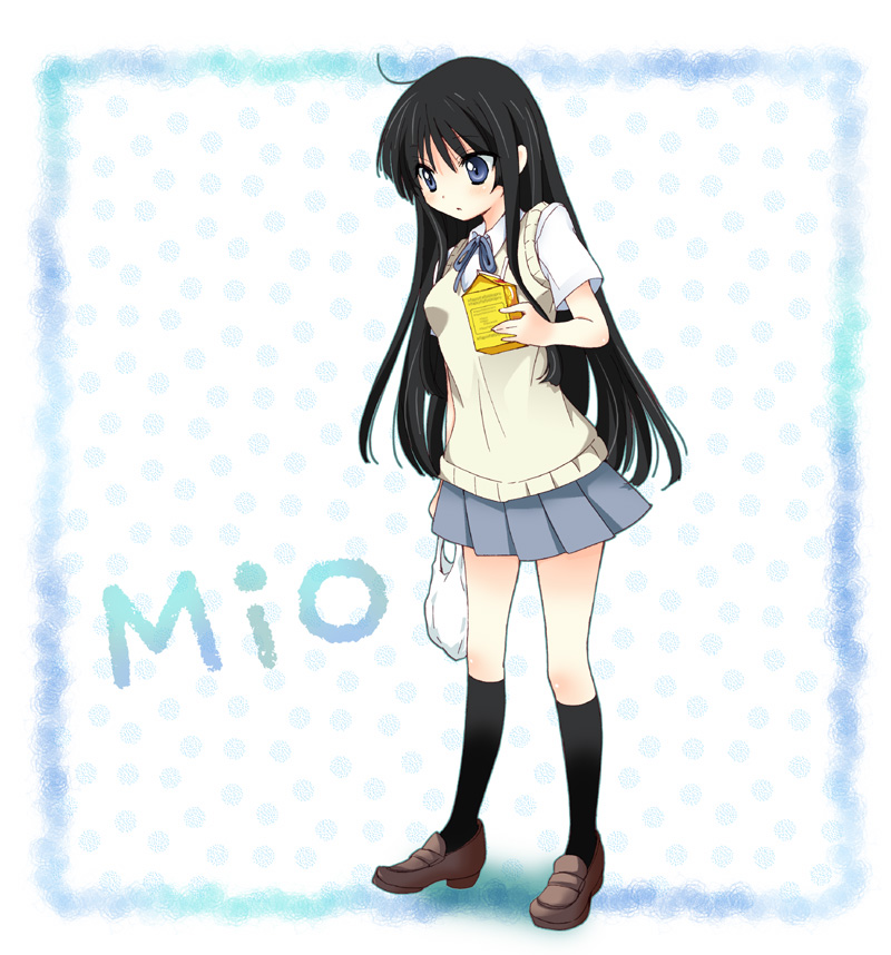 mizutama, mizutama (artist), akiyama mio, k-on!, bad id, bad pixiv id, 00s, 1girl, ahoge, bag, black hair, blue eyes, female focus, long hair, plastic bag, school uniform, skirt, solo, standing