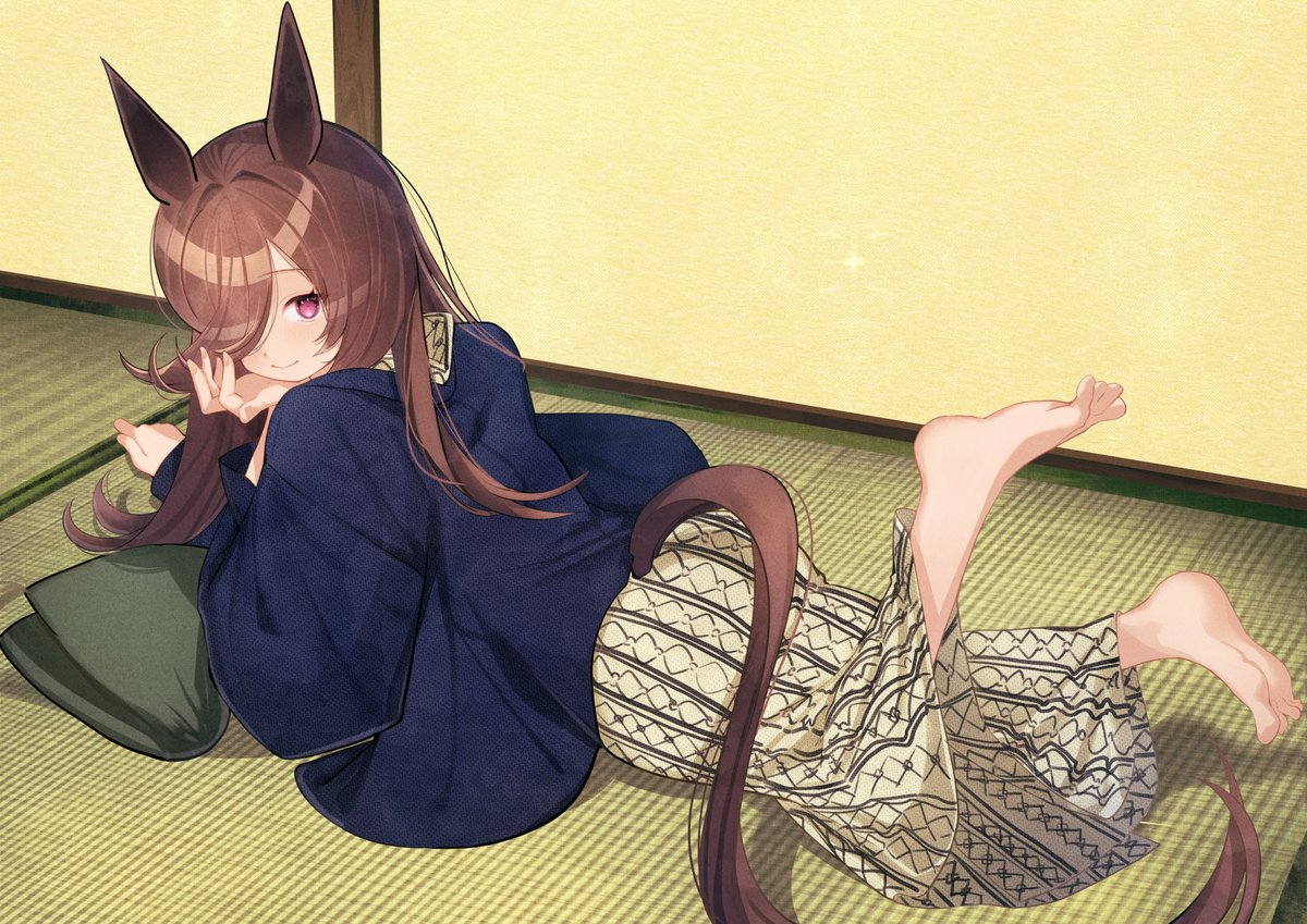 yomean!, rice shower (umamusume), umamusume, 1girl, animal ears, barefoot, bath yukata, blue robe, blush, brown hair, closed mouth, flipped hair, grey kimono, hair over one eye, head rest, horse ears, horse girl, horse tail, indoors, japanese clothes, kimono, long hair, looking at viewer, lying, on stomach, purple eyes, robe, smile, solo, tail, tatami, yukata