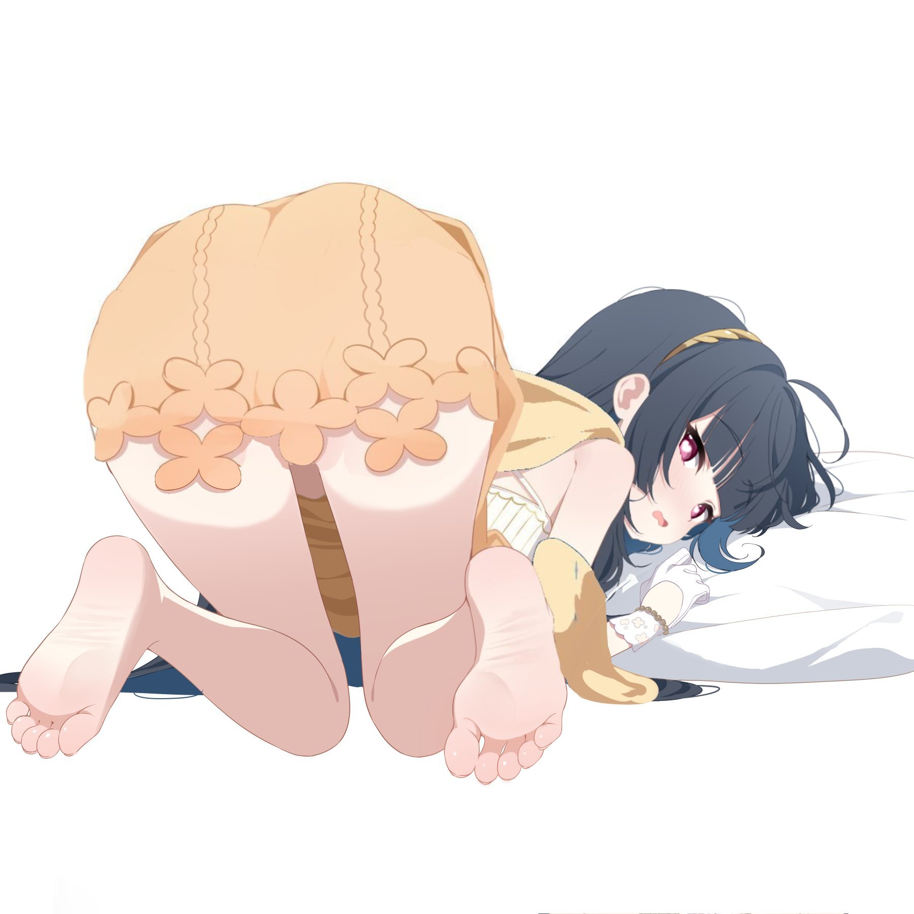 deyui, nazuka (stella sora), stella sora, highres, 1girl, barefoot, black hair, blue hair, dress, drooling, feet, from behind, gloves, hairband, halterneck, heart, heart-shaped pupils, knees together feet apart, lace, lace-trimmed gloves, lace trim, long hair, looking at viewer, looking back, multicolored hair, open mouth, orange dress, parted lips, pillow, simple background, solo, symbol-shaped pupils, toes, two-tone hair, white background, white gloves