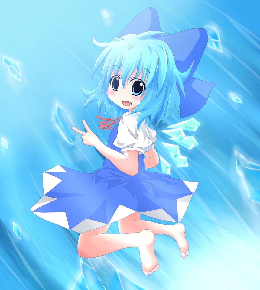 yuya (minus-k), cirno, embodiment of scarlet devil, touhou, barefoot, blouse, blue background, blue eyes, blue hair, dress, fang, feet, from side, hair between eyes, pinafore dress, ribbon, shirt, sleeveless dress, solo, v, white shirt, wings