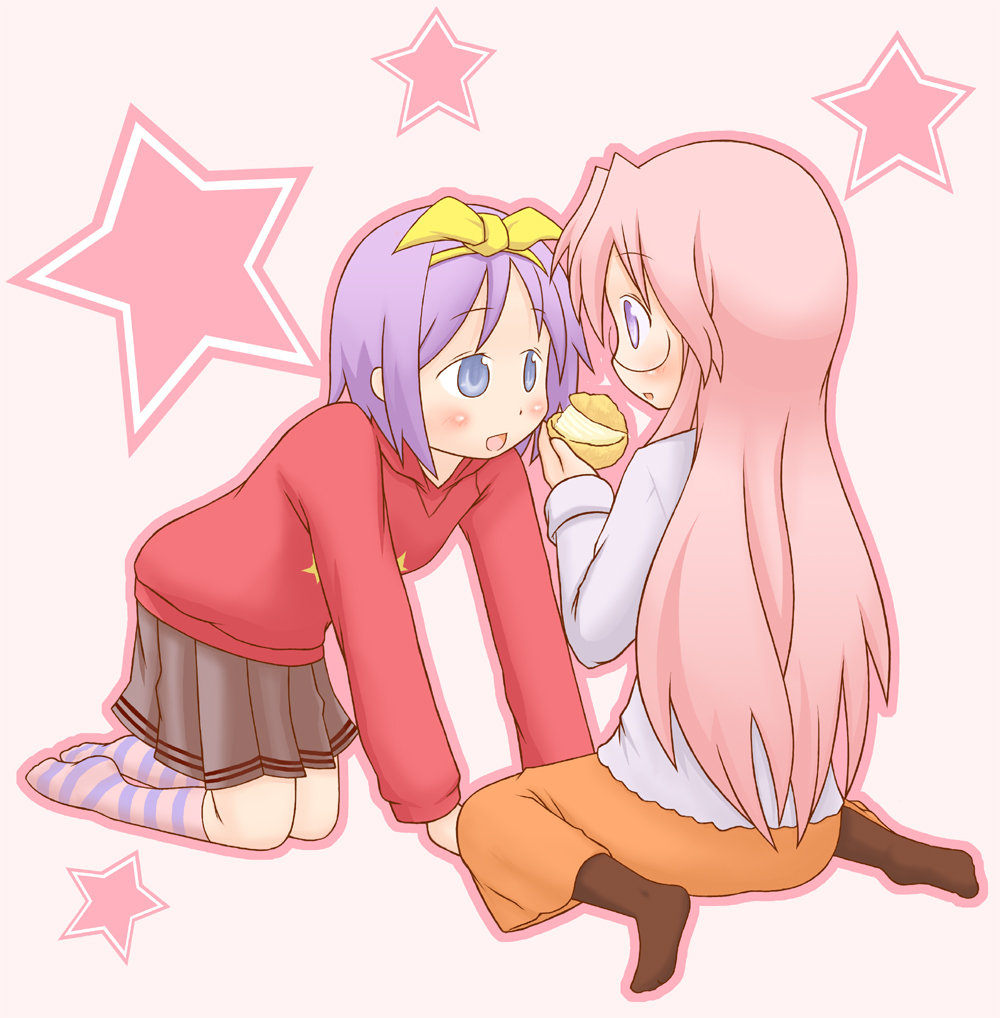 suriheru, hiiragi tsukasa, takara miyuki, lucky star, striped legwear, bad id, bad pixiv id, 00s, 2girls, blue eyes, glasses, hair ribbon, long hair, multiple girls, pantyhose, pink hair, purple hair, ribbon, short hair, skirt, socks, star (symbol), striped clothes, striped socks