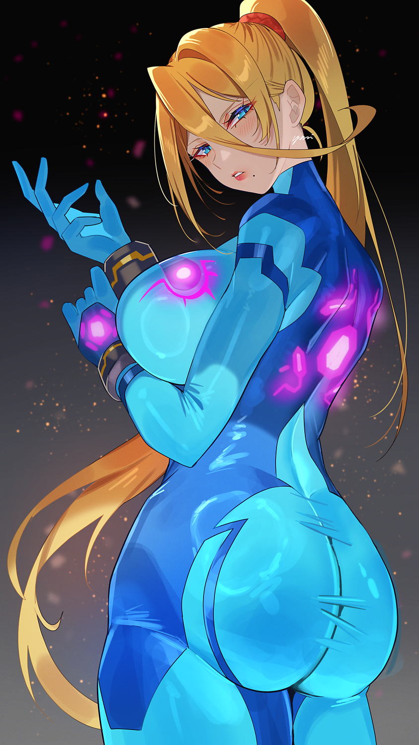 yasaikakiage, samus aran, metroid, nintendo, commentary request, highres, 1girl, ass, blonde hair, blue bodysuit, blue eyes, blush, bodysuit, breasts, eyelashes, high ponytail, impossible bodysuit, impossible clothes, large breasts, long hair, looking at viewer, mole, mole under mouth, parted lips, ponytail, skin tight, solo, zero suit