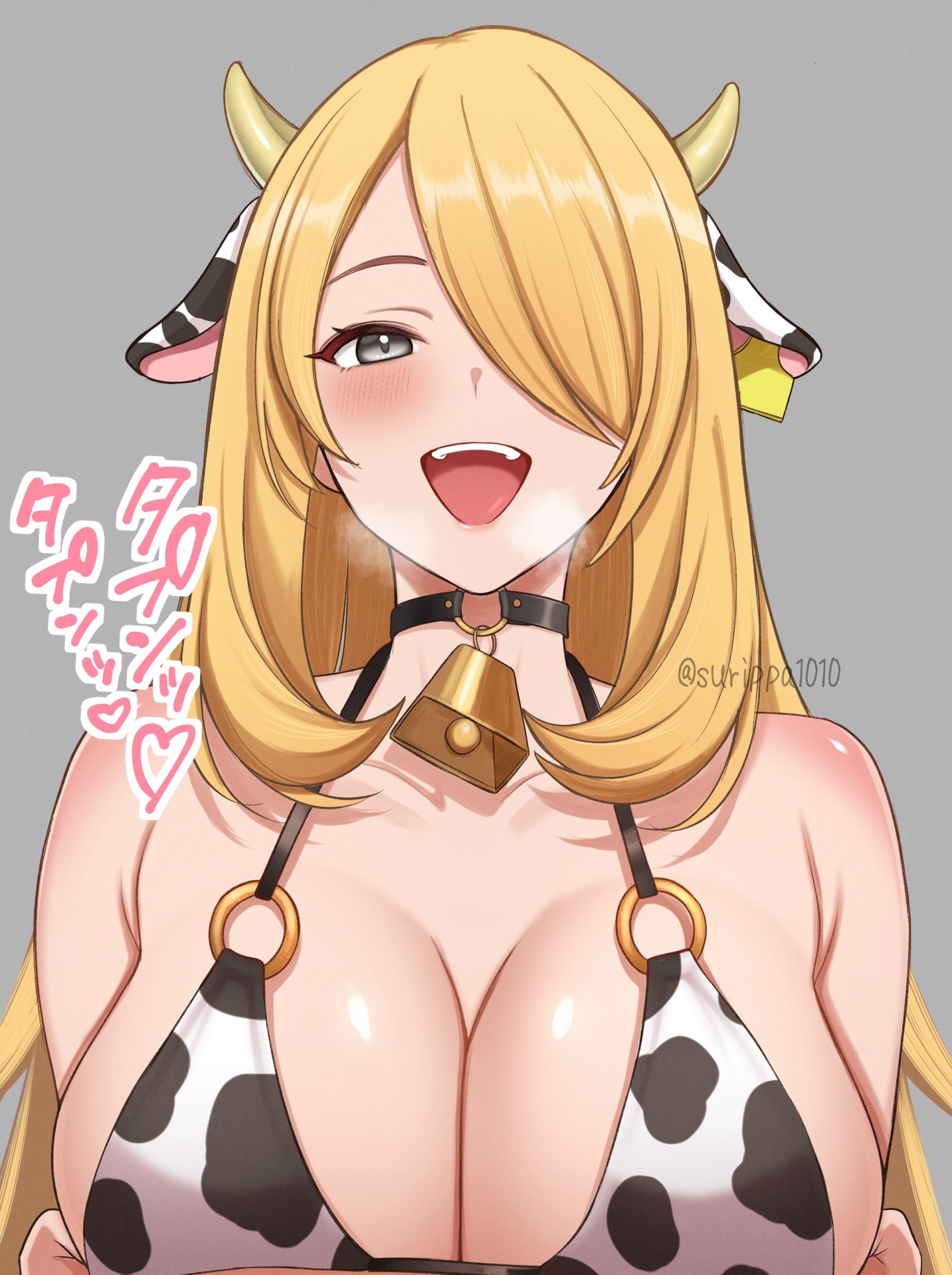 surippa1010, cynthia (pokemon), nintendo, pokemon, commentary request, highres, 1girl, animal ears, animal print, bare arms, bikini, blonde hair, blush, bow, bowtie, breasts, cleavage, collarbone, cow ears, cow horns, cow print, cow print bikini, grey background, grey eyes, hair over one eye, horns, large breasts, long hair, looking at viewer, o-ring, open mouth, print bikini, sidelocks, simple background, smile, solo, swimsuit, teeth, twitter username, upper body, upper teeth only