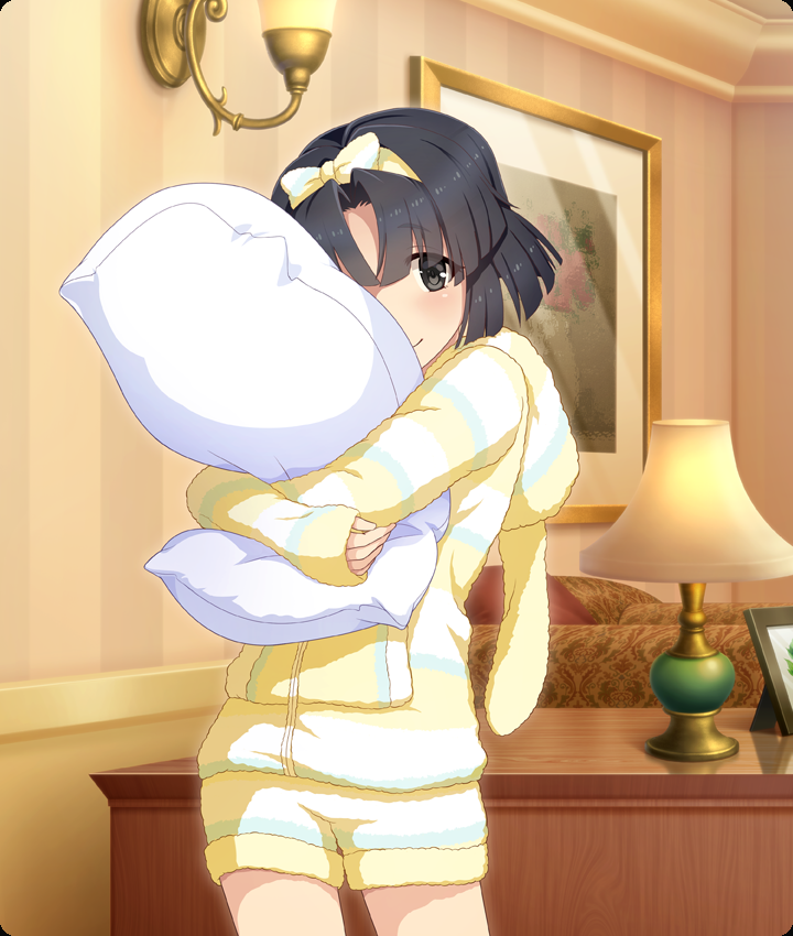 musumi kiyoka, toji no miko, toji no miko: kizamishi issen no tomoshibi, game cg, official art, third-party source, 1girl, bed, black eyes, black hair, blush, closed mouth, cowboy shot, desk, desk lamp, hairband, hood, hooded pajamas, hotel room, hugging object, indoors, lamp, long sleeves, looking at viewer, one eye covered, pajamas, parted bangs, picture frame, pillow, pillow hug, polka dot hairband, rabbit pajamas, shorts, sleeves past wrists, smile, solo, striped clothes, striped pajamas, striped shorts, traditional desk lamp, wall lamp, wallpaper (object), yellow hairband, yellow pajamas, yellow shorts